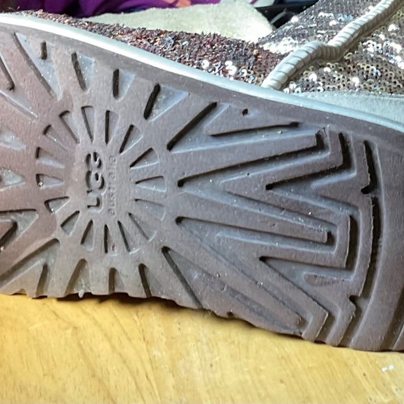 UGG Sequin Boots Size 7 - Picture 4 of 6
